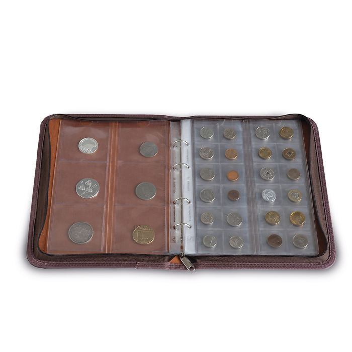 Carpeta de anillas Kurt en formato Optima, marrón